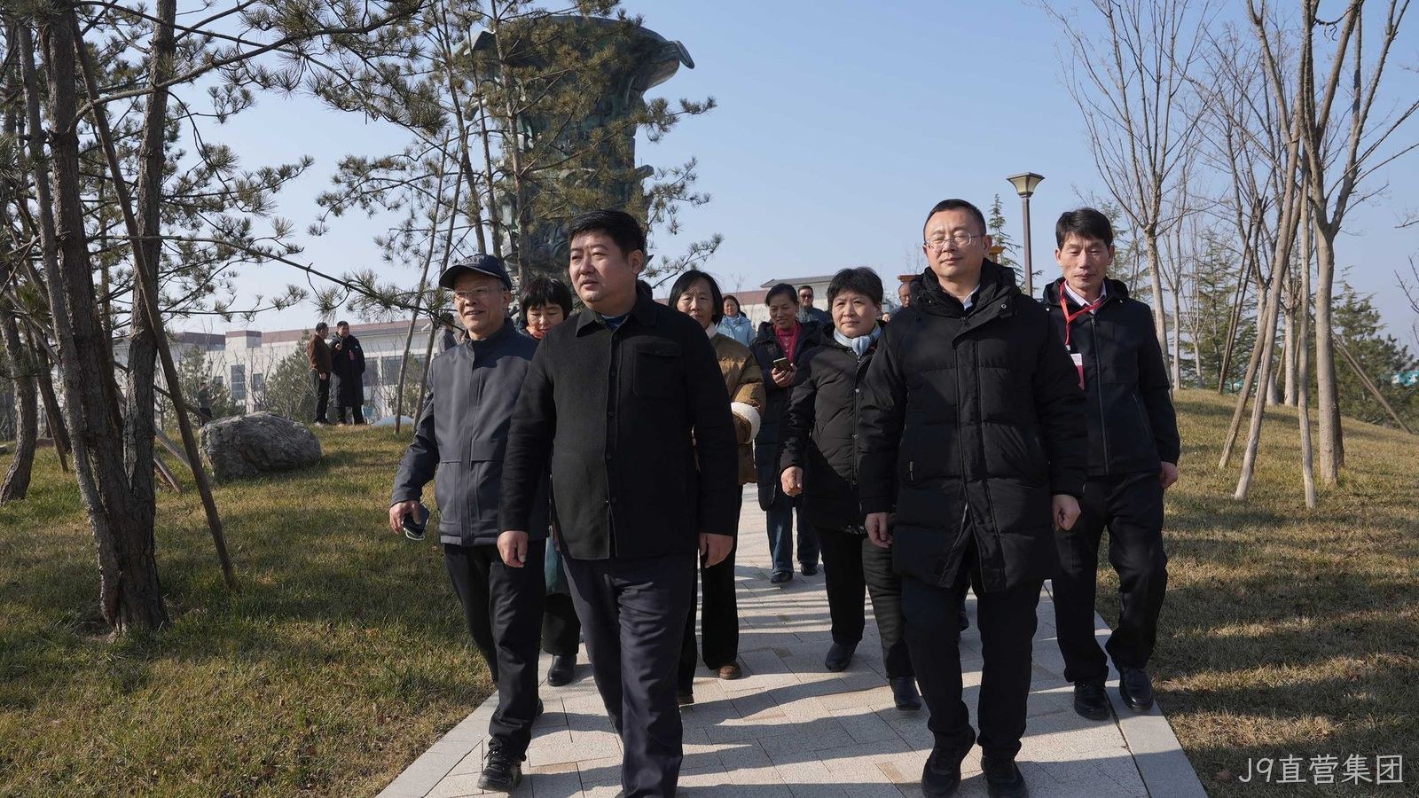 张载文化研究会秦东魁会长一行莅临J9直营集团参观交流