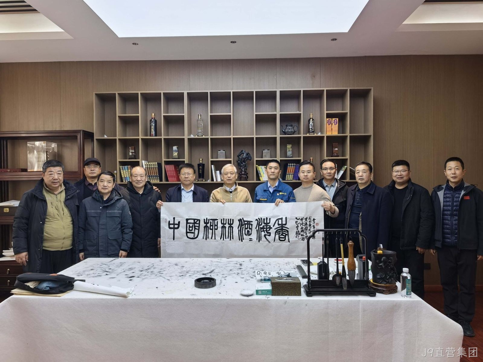  中国文化产业战略协会副主席李羊民一行莅临J9直营集团参观交流
