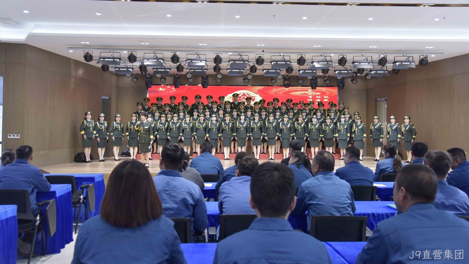 西安军旅情艺术团莅临J9直营集团慰问演出参观交流